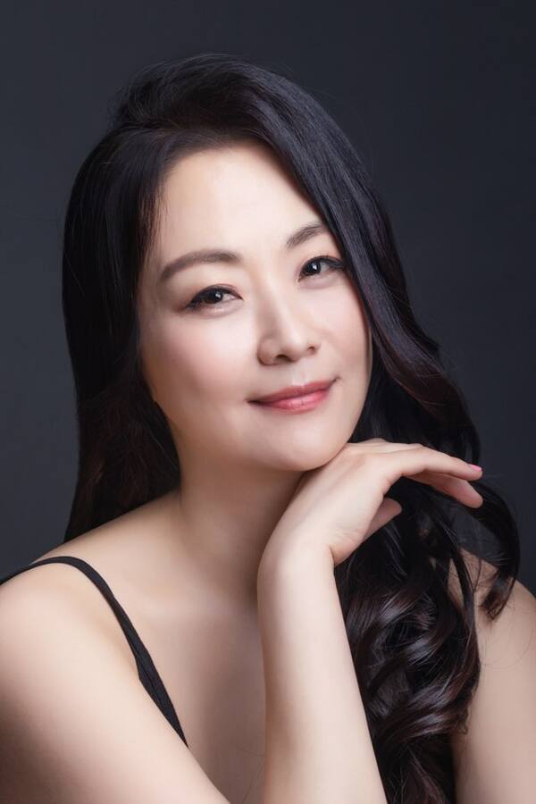 Julie Hahn Portrait